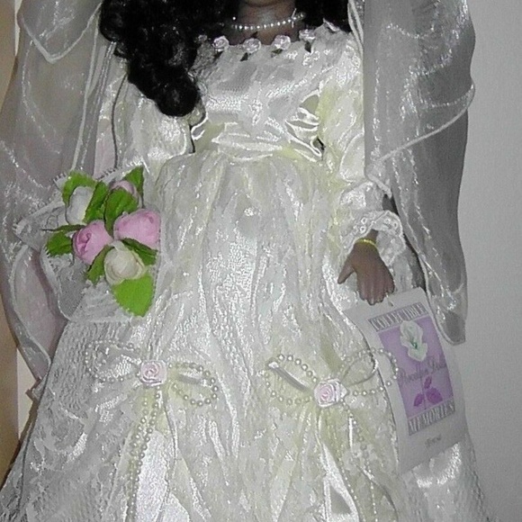 BeautifulPorcelain Handcrafted Wedding Black Doll - Picture 4 of 8